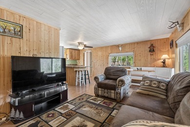 Move-in ready and made for relaxing, this charming 2-bedroom - photo 13