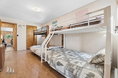 Move-in ready and made for relaxing, this charming 2-bedroom - photo 16