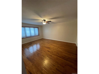 Welcome to this spacious and well-maintained Duplex in the heart - photo 18