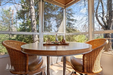 Move-in ready and made for relaxing, this charming 2-bedroom - photo 18