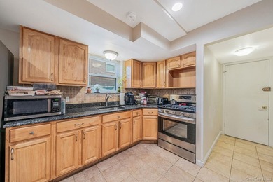 Welcome to this spacious and well-maintained Duplex in the heart - photo 20