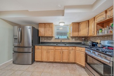 Welcome to this spacious and well-maintained Duplex in the heart - photo 21