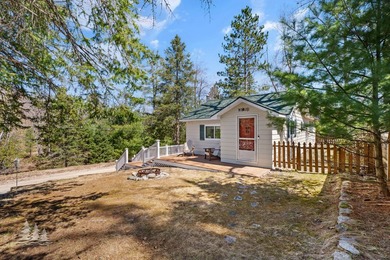 Move-in ready and made for relaxing, this charming 2-bedroom - photo 27