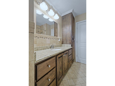 You're going to love this hard-to-find located out of the flood - photo 34
