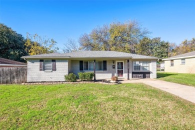 Lake Home For Sale in Lake Worth, Texas