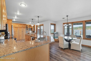 Iconic waterfront masterpiece on Lake Coeur d'Alene with over 8 - photo 44
