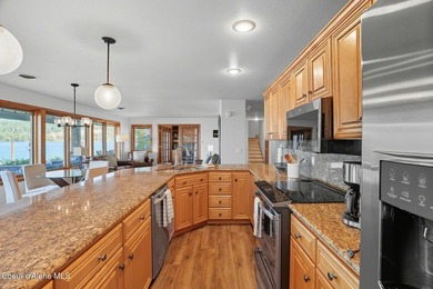 Iconic waterfront masterpiece on Lake Coeur d'Alene with over 8 - photo 49