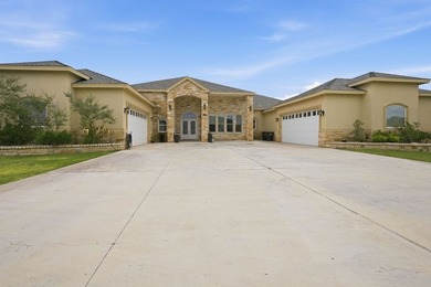 Exceptional Solomon Estates home (2013) - 4 BR, 4 full & 2 half - photo 4