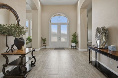 Exceptional Solomon Estates home (2013) - 4 BR, 4 full & 2 half - photo 7