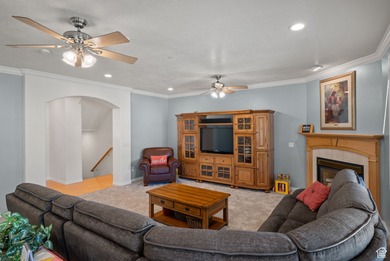 Beautiful 8,500+ sq ft home on 5.32 acres with stunning mountain - photo 9