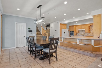 Beautiful 8,500+ sq ft home on 5.32 acres with stunning mountain - photo 10
