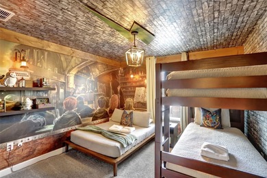 (private lake, pond, creek) Townhome/Townhouse Sale Pending in Davenport Florida