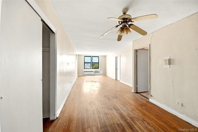Welcome to this wonderful 2 bedroom unit in the desirable - photo 2