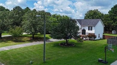 Such a Lovely Home and Yard! The Perfect Oasis! Fabulous Front - photo 4