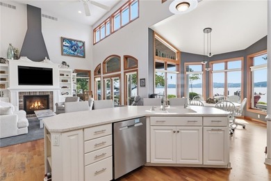 Perfectly positioned along Canandaigua Lake, this exceptional - photo 9