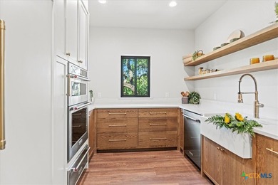 Prepare yourself for exceptional living on the Blanco River in - photo 10