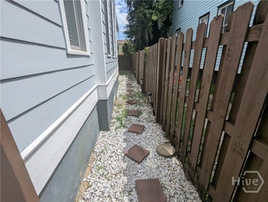 Townhome for Sale in the Streetcar Historic District. This - photo 19