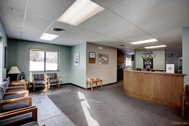 Fantastic investment opportunity! This five-unit commercial - photo 9