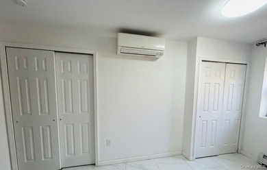 Presenting an exclusive residence on Maple Ave, Flushing - a - photo 5