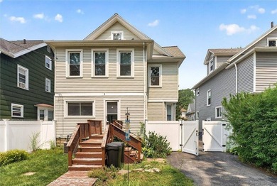 Packed with charm, space and updates, welcome to 113 - photo 3
