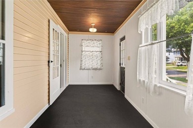 Packed with charm, space and updates, welcome to 113 - photo 5