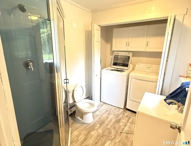 Welcome to this charming Raised Ranch nestled on a level - photo 18