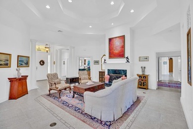 Elegant Oak Harbor, Bermuda style architecture set on a fabulous - photo 6