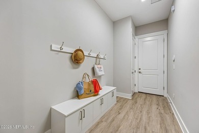 Focused on neutral, this Coastal Classic is all about simple - photo 33