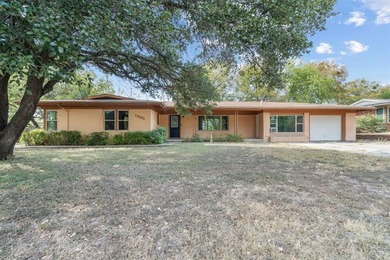 Lake Worth Home For Sale in River Oaks Texas