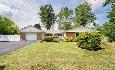 Very Spacious (2300 Square Feet) Large expanded ranch with - photo 1