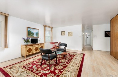 Very Spacious (2300 Square Feet) Large expanded ranch with - photo 6