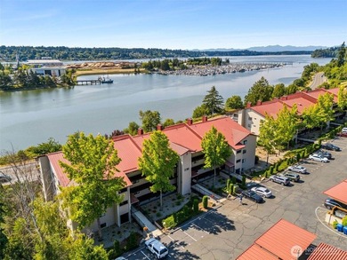 Rare East Bay Condo, Corner Unit with No Stairs & over 1700 sq