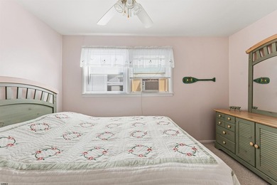 This meticulously maintained south end 2-bedroom, 1.5-bathroom - photo 13