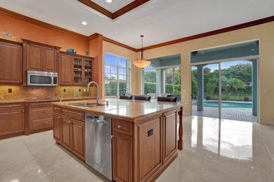 Welcome to this beautiful tranquil, lake front/pool beauty, 3 - photo 14
