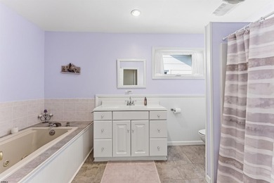 This meticulously maintained south end 2-bedroom, 1.5-bathroom - photo 14