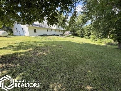 Looking for the perfect starter home at Holiday Lake with room - photo 16