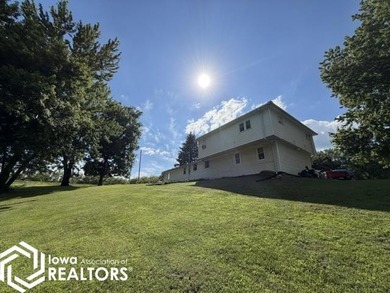 Looking for the perfect starter home at Holiday Lake with room - photo 17