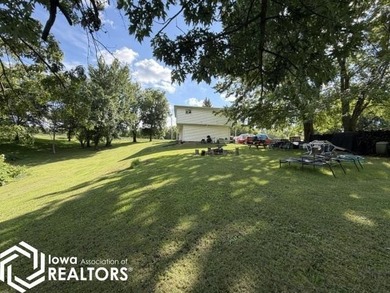 Looking for the perfect starter home at Holiday Lake with room - photo 18
