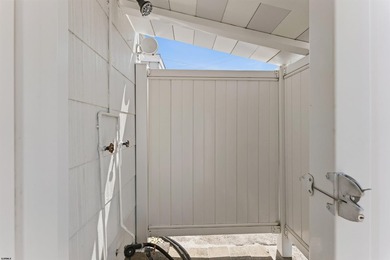 This meticulously maintained south end 2-bedroom, 1.5-bathroom - photo 19