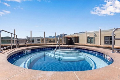 Welcome to a special Peloton West luxury condo - arguably the - photo 29
