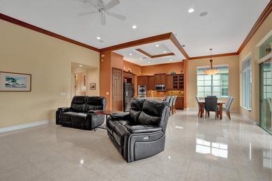 Welcome to this beautiful tranquil, lake front/pool beauty, 3 - photo 29