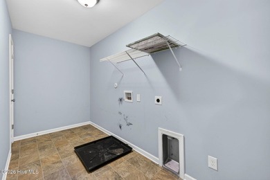 Move-In Ready 5-Bedroom Home + Office + Bonus Room in Desirable - photo 32