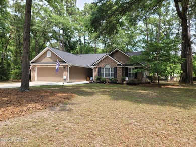 This custom-built 3-bedroom, 2-bath home in Royal Pines is a - photo 2