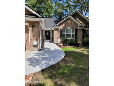 This custom-built 3-bedroom, 2-bath home in Royal Pines is a - photo 3