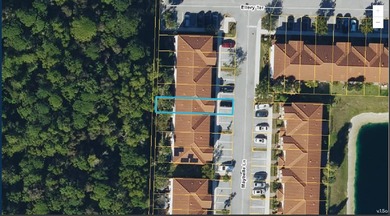 Beautiful Townhouse with 3 bedrooms and 2 1/2 bathrooms located - photo 22