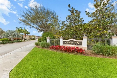 Beautiful Townhouse with 3 bedrooms and 2 1/2 bathrooms located - photo 24