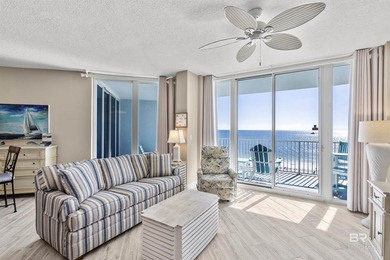 Beautifully Decorated and Meticulously Maintained 3 Bedroom, 3 - photo 2