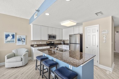 Beautifully Decorated and Meticulously Maintained 3 Bedroom, 3 - photo 6