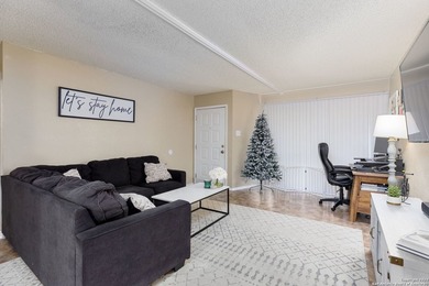 FEEL RIGHT AT HOME IN THIS COZY ONE STORY HOME. IT HAS A - photo 4
