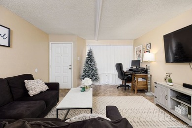 FEEL RIGHT AT HOME IN THIS COZY ONE STORY HOME. IT HAS A - photo 5